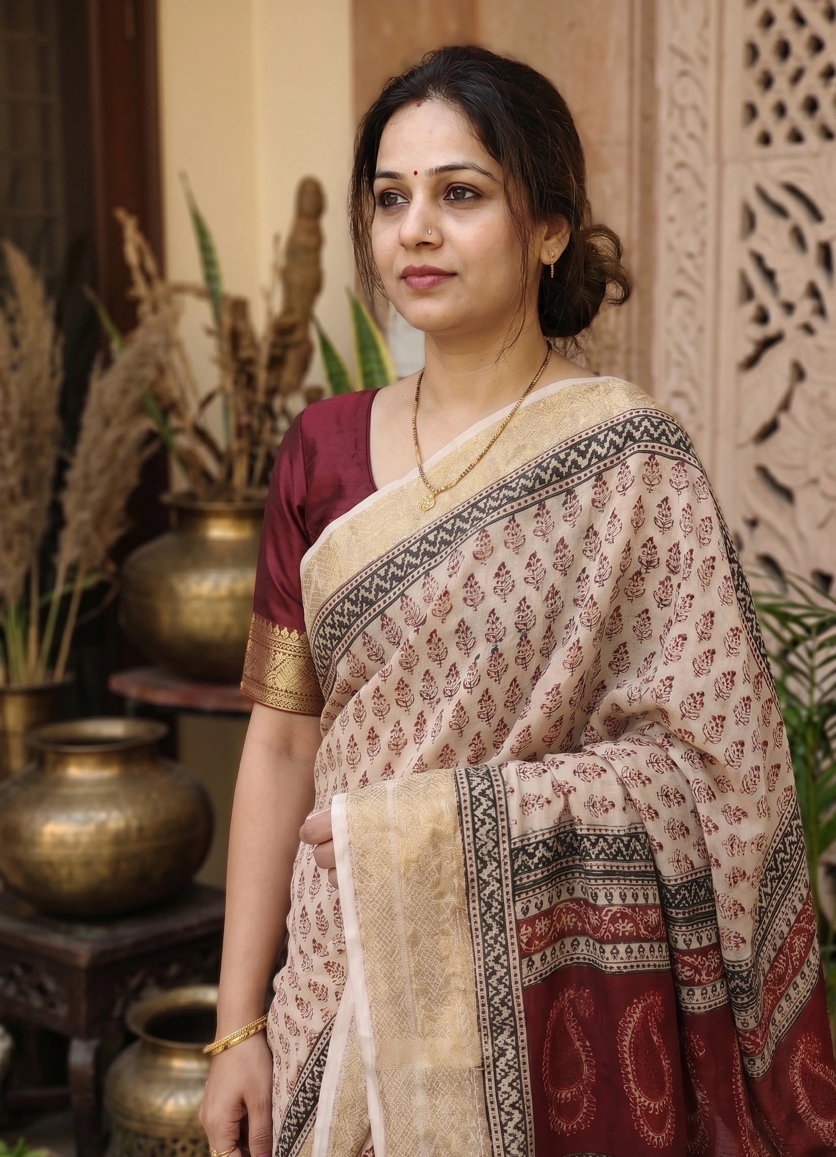 Bagh Print Dola Silk Saree (Off White)