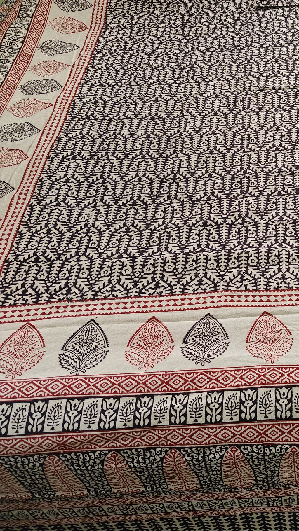Set of handmade Bagh block print in traditional black,offwhite and madder red  small leaf  patterns with big leaf shape bold border bedsheet