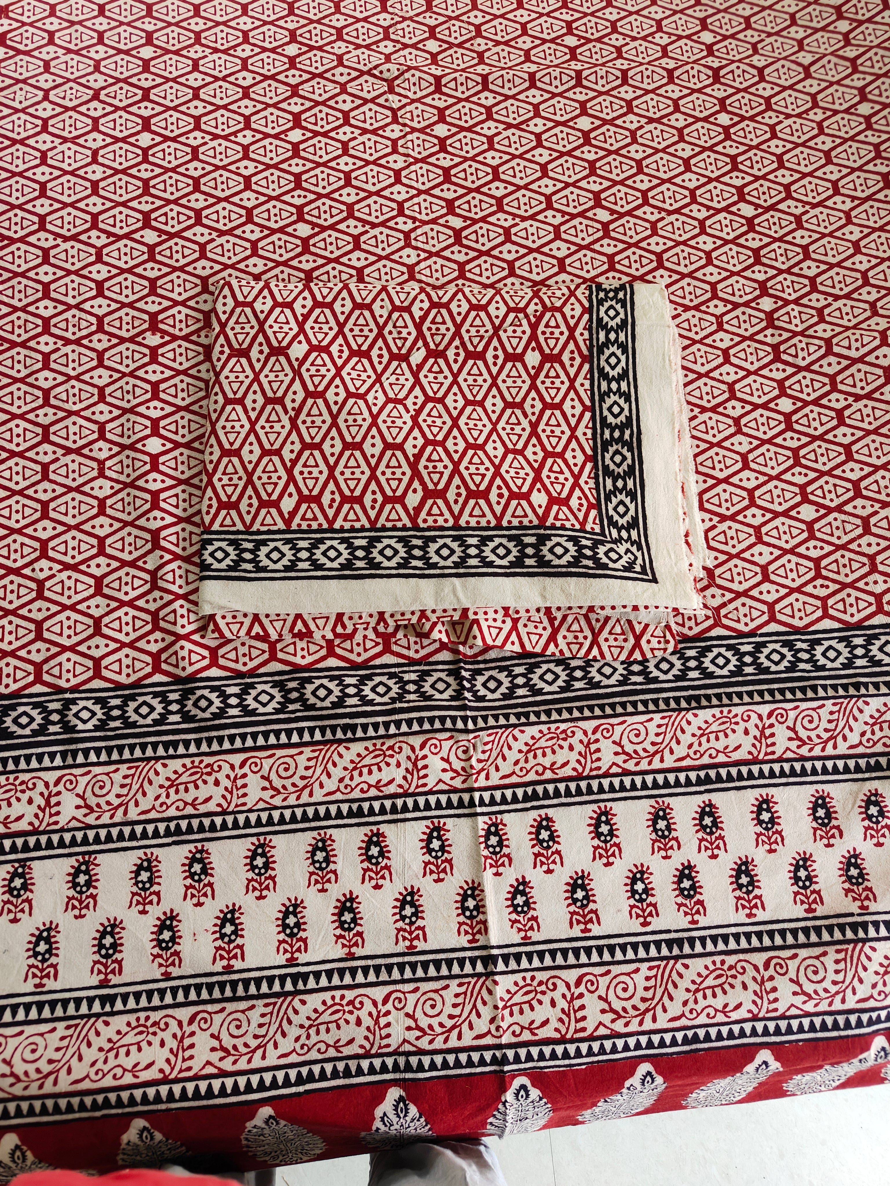 Handmade Bagh block print in traditional offwhite with geometric block madder red pattern double bedsheet with pillow cover  