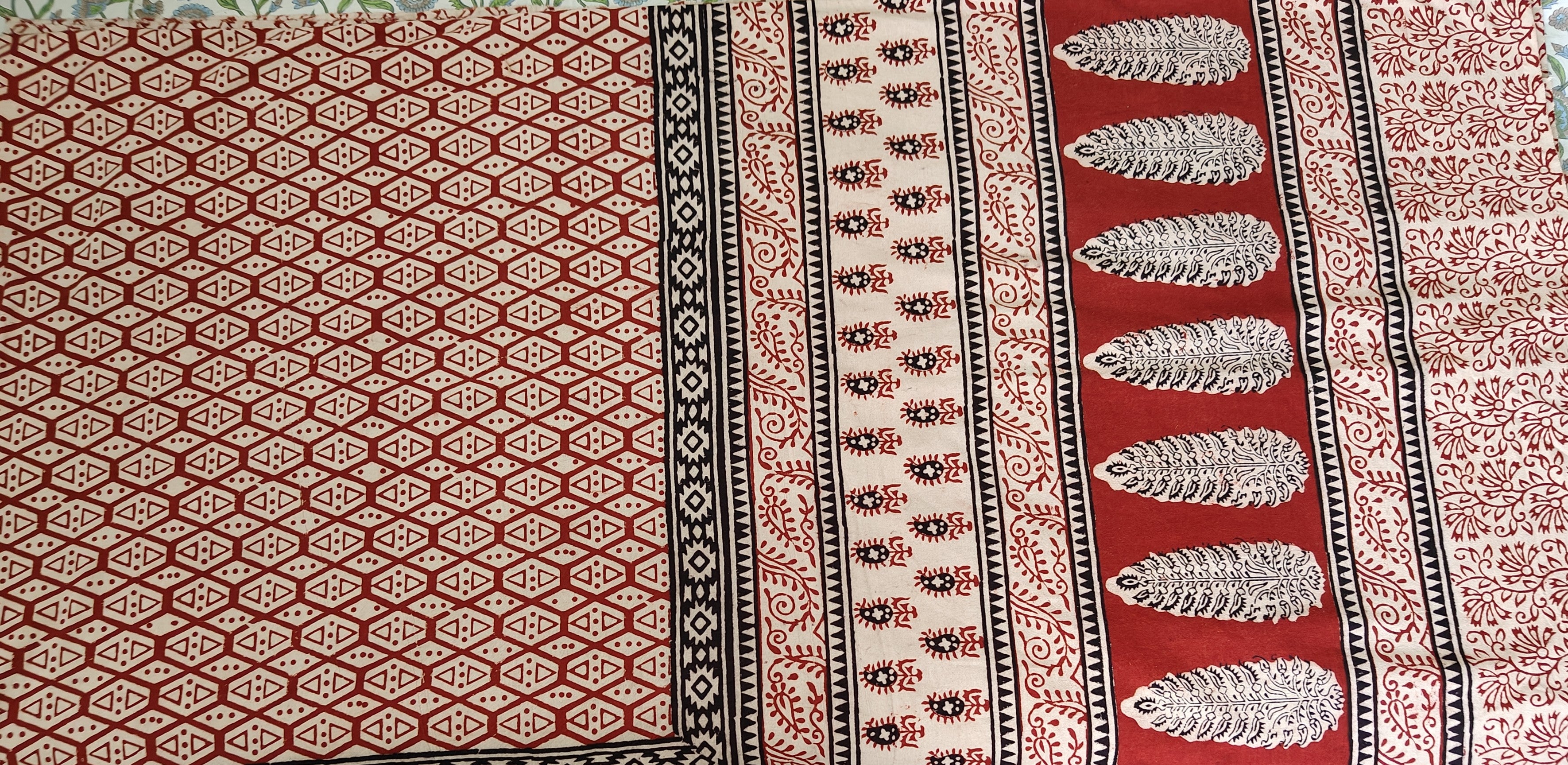 Handmade Bagh block print in traditional offwhite with geometric block madder red pattern double bedsheet with pillow cover  