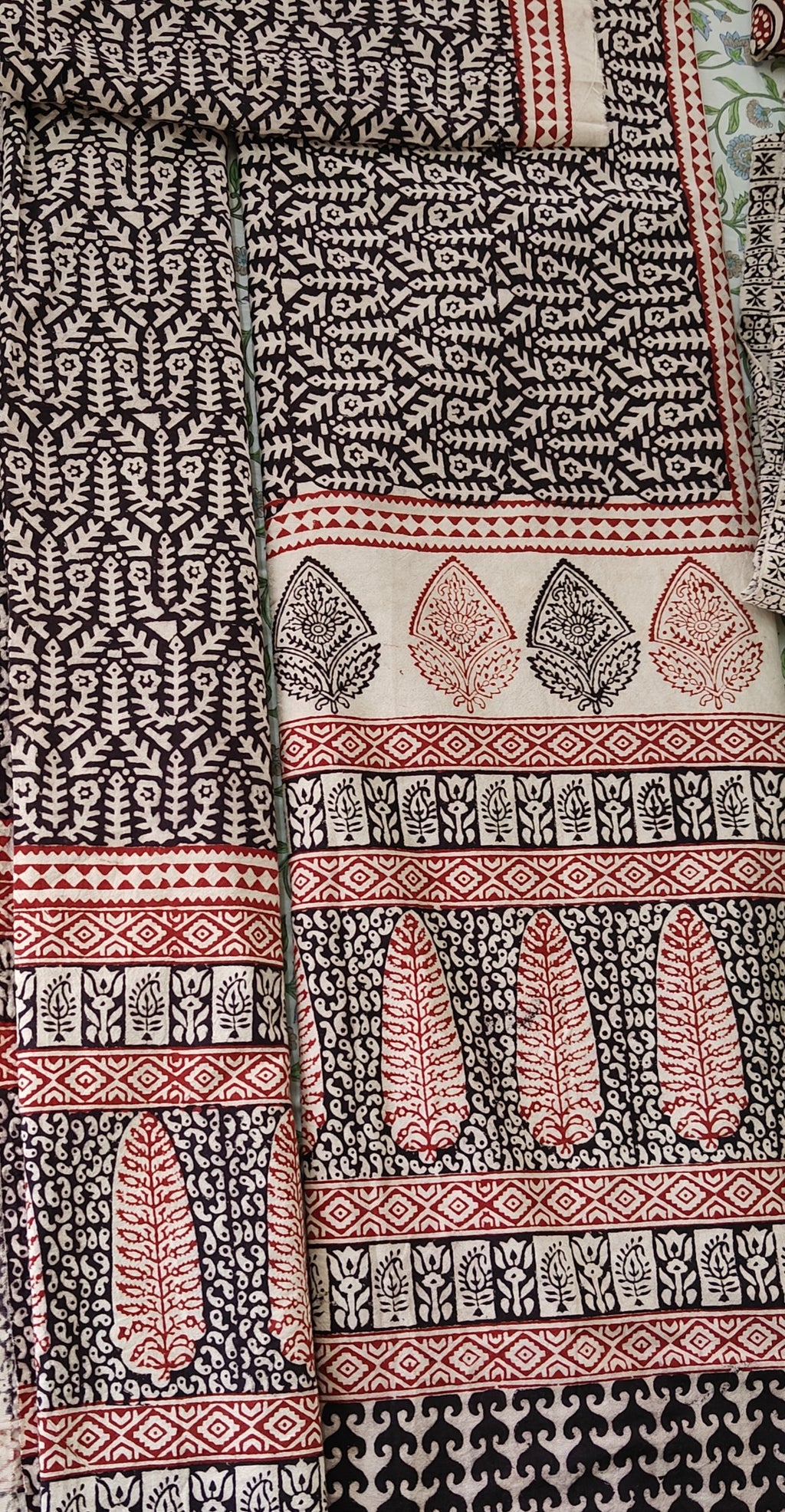Set of handmade Bagh block print in traditional black,offwhite and madder red  small leaf  patterns with big leaf shape bold border three curtains, bedsheet with pillow cover