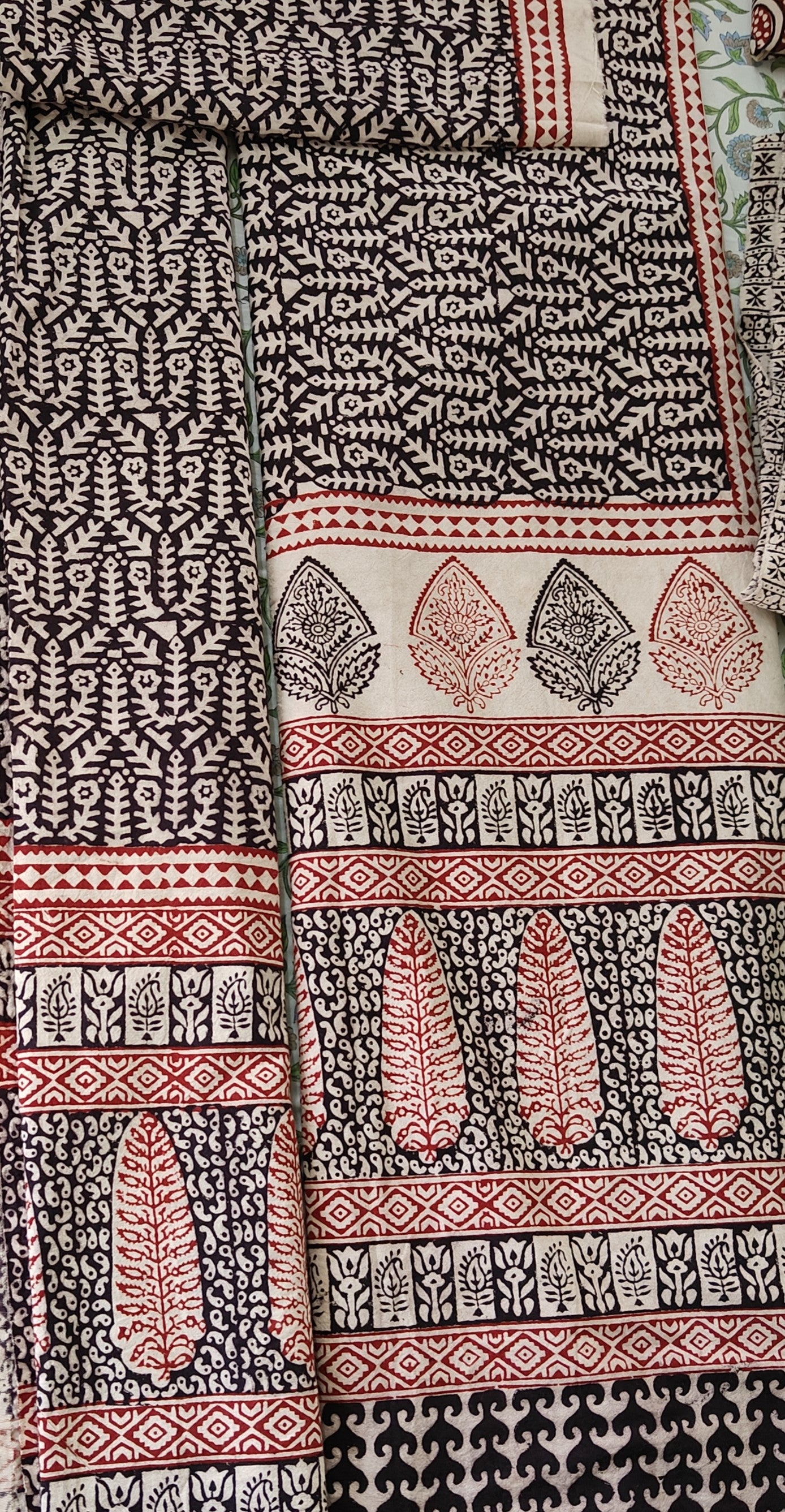 Set of handmade Bagh block print in traditional black,offwhite and madder red  small leaf  patterns with big leaf shape bold border three curtains, bedsheet with pillow cover