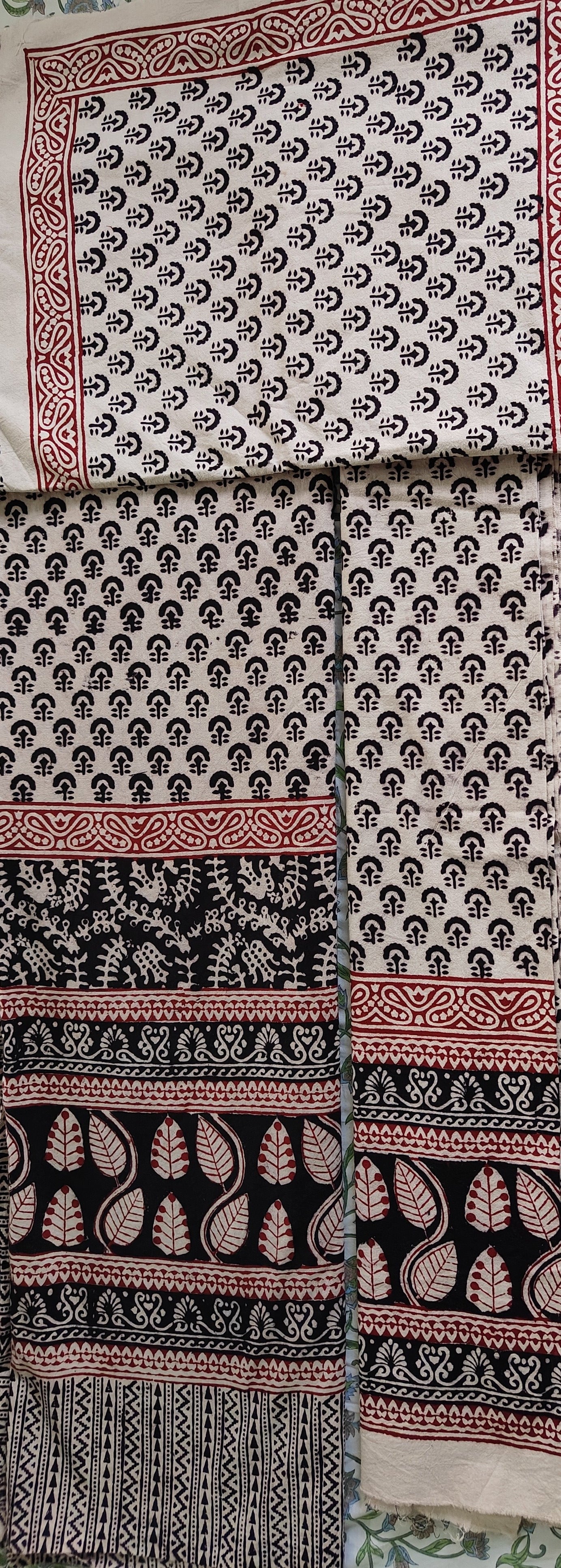 Handmade Bagh block print in traditional offwhite with black tree pattern double bedsheet with pillow cover  