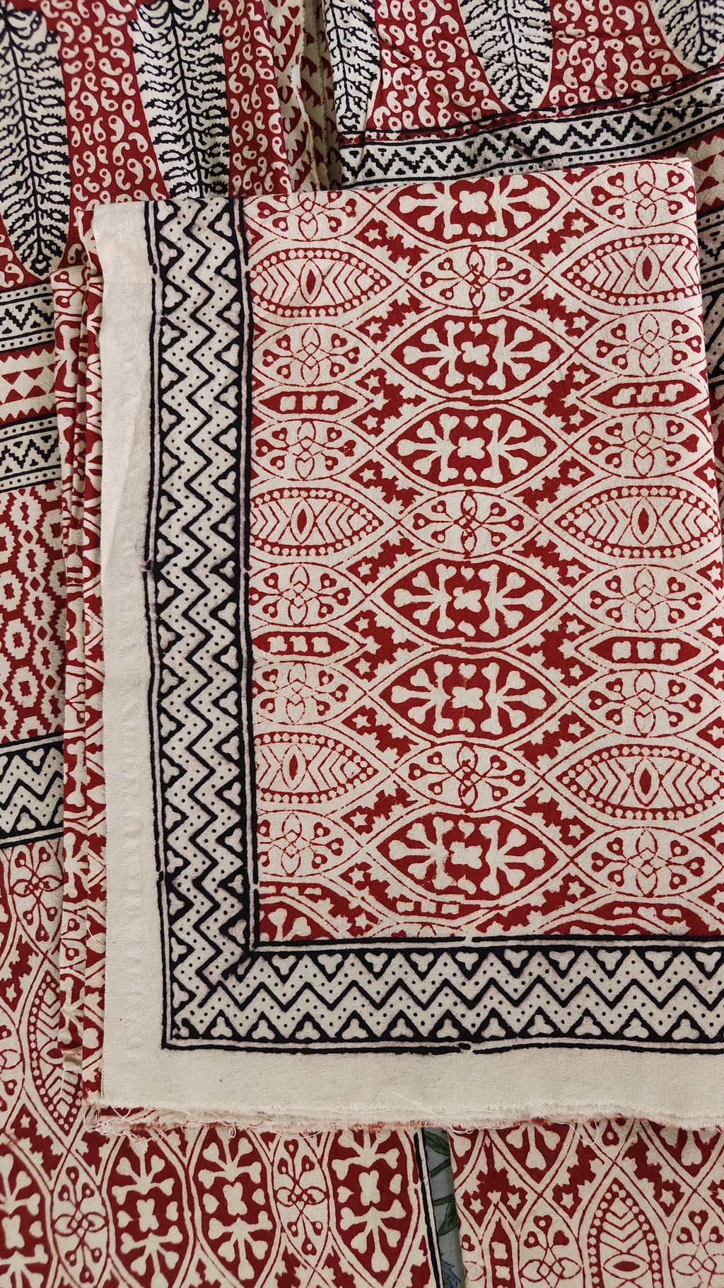 Set of handmade Bagh block print in traditional offwhite with red  big  block and madder red pattern with big leaf bold border bedsheet with Pillow Cover