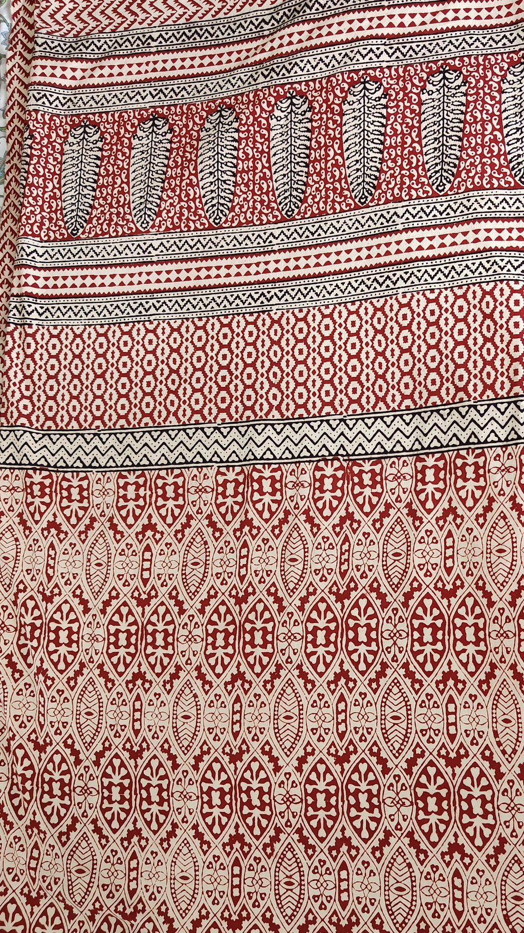 Set of handmade Bagh block print in traditional offwhite with red  big  block and madder red pattern with big leaf bold border bedsheet with Pillow Cover