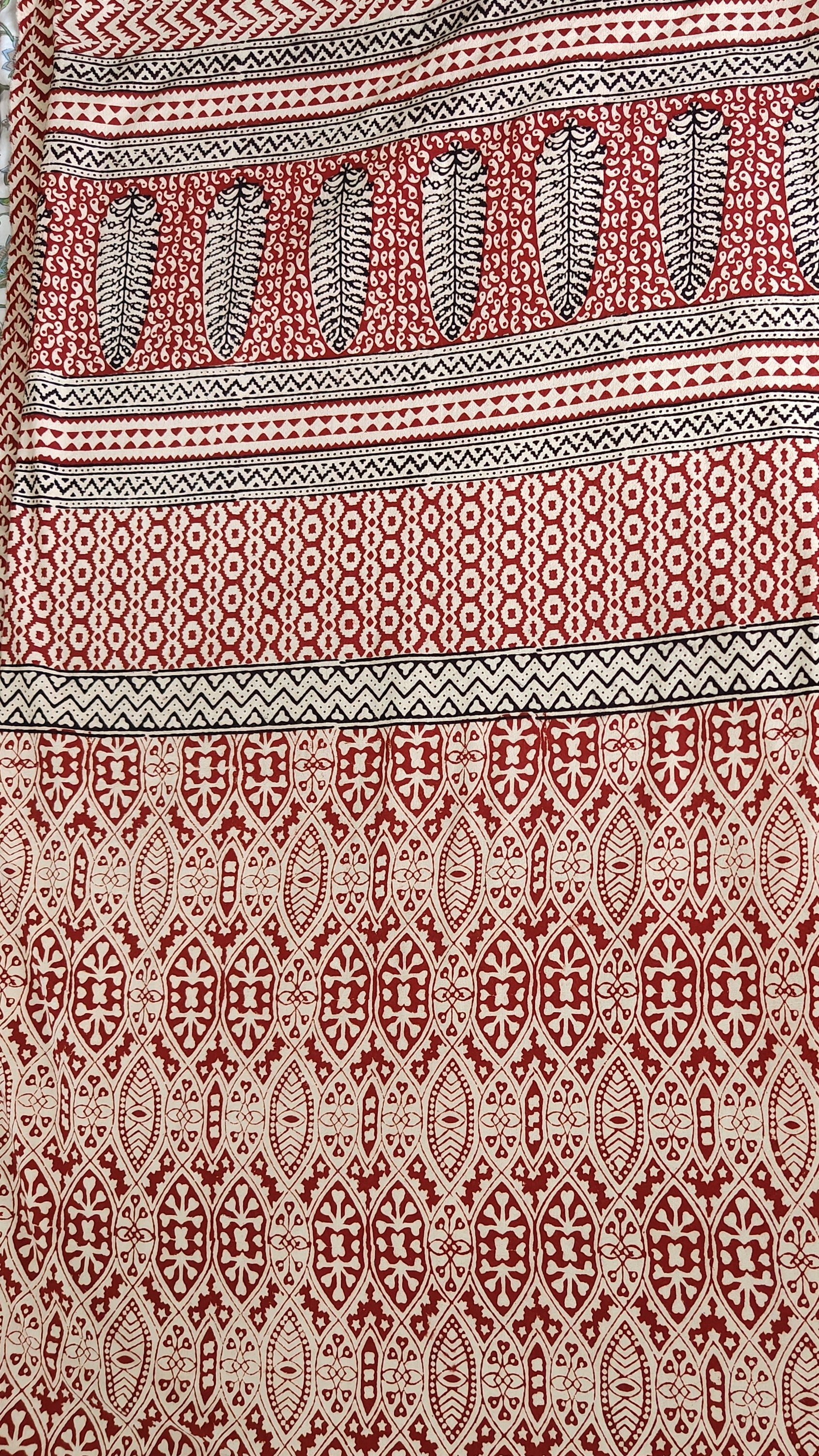 Set of handmade Bagh block print in traditional offwhite with red  big  block and madder red pattern with big leaf bold border bedsheet with Pillow Cover